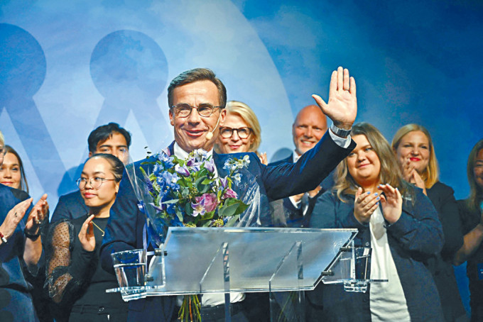 瑞典右翼温和联合党领袖克里斯特松，周日在国会选举后见记者。