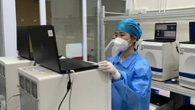 瑞成为广州金域医学一名检测技术员。网上图片