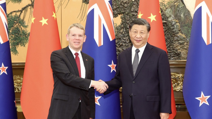 6月27日下午，国家主席习近平在北京人民大会堂会见来华访问的纽西兰总理希普金斯。 中新社