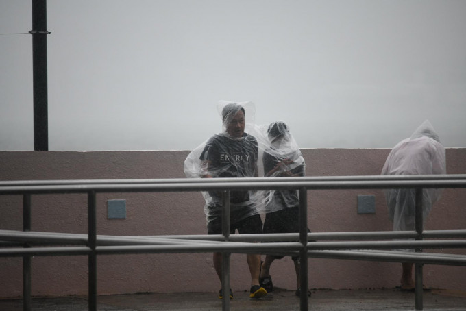 天文台在下午5时10分取消黄色暴雨警告信号。