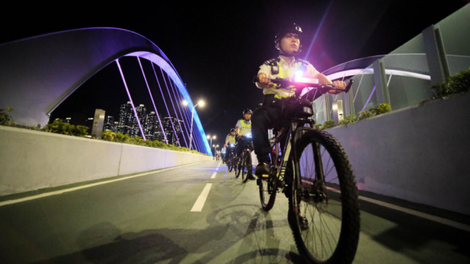 優化版「警察單車」將軍澳首出動 打擊電動滑板單車拘10人