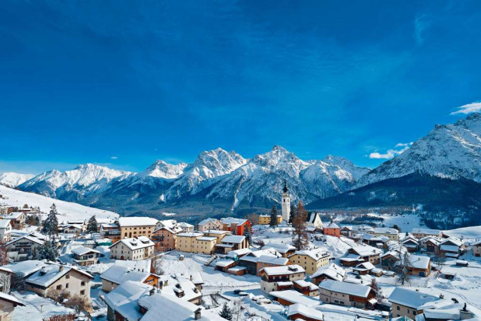 瑞士格劳宾登州是个有超过四十个滑雪场的滑雪胜地。