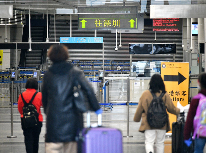 有旅遊業從業員請願，促請政府早日恢復適度通關。資料圖片