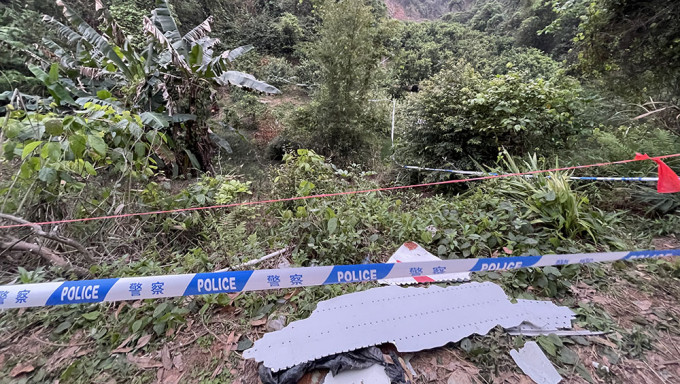 广西藤县坠机事故救援现场。新华社图片