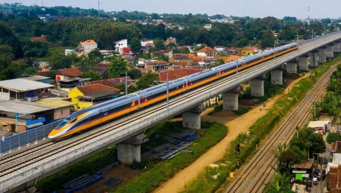 印尼独立日首条海外中国标准雅万高铁将如期开通。新华社