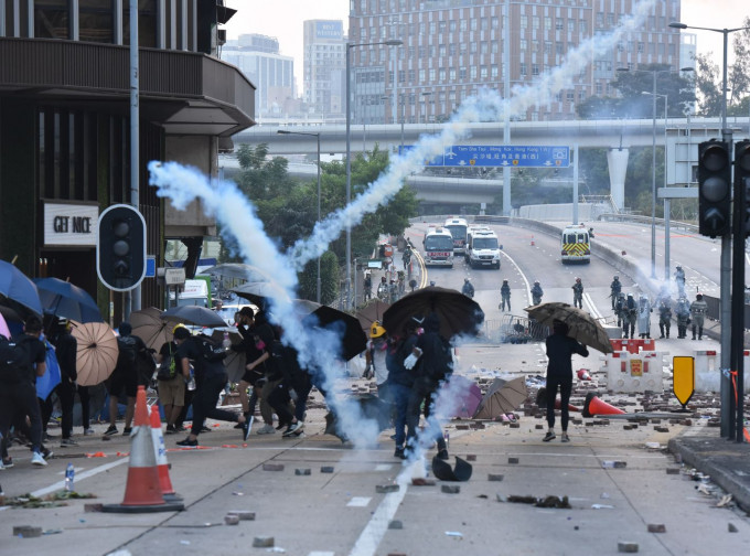 前年11月理工大學爆發衝突。資料圖片