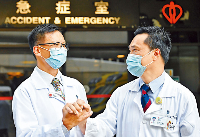 ■中学同窗的徐锡汉(左)和曾达之(右)，是急症室的「孖宝兄弟」。