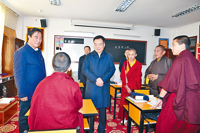 ■西藏書記王君正到西藏佛學院調研。