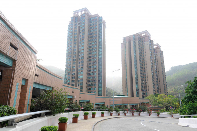 晓峰园获外区客785万购。