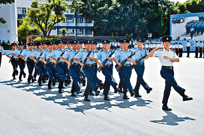 从警察学院毕业的警员均训练有素。