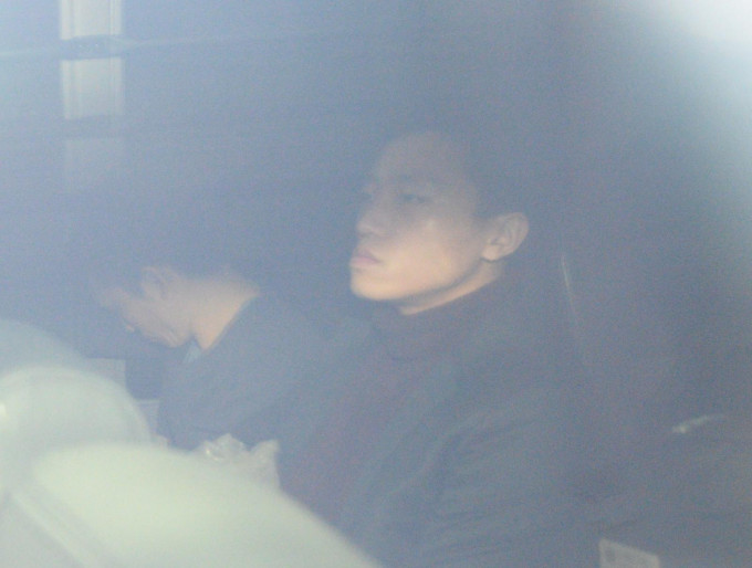 楊逸朗今晨進入法庭。