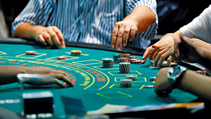 澳门再现新冠病毒感染个案，虽然澳门政府未下令赌场停业，但一系列措施仍拖累濠赌股一度大跌。