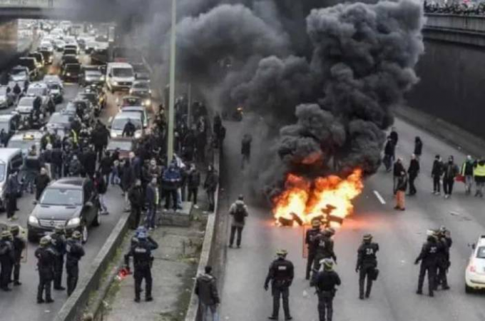 法国多次爆发反Uber抗议活动。