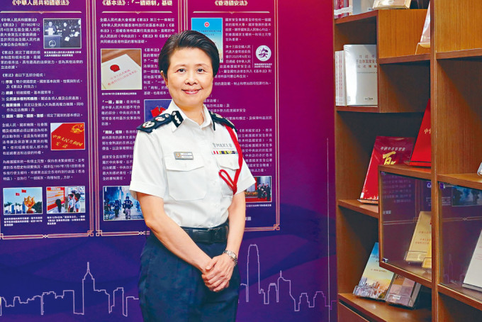 警务处副处长（国家安全）刘赐蕙今日下班后荣休，她寄语国安处同袍要秉持斗争精神。