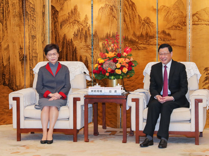 林郑月娥（左）与湖北省委书记应勇（右）会面。政府新闻处图片