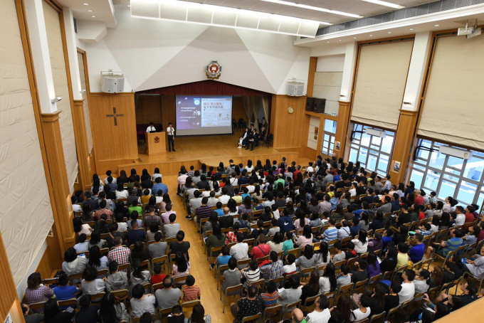 预计3场简介会合共3900名家长及学生参与。