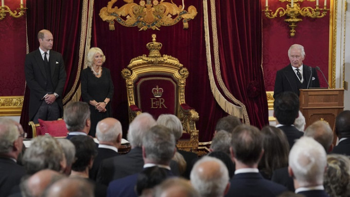 查理斯三世宣誓继任英国国皇。AP图片