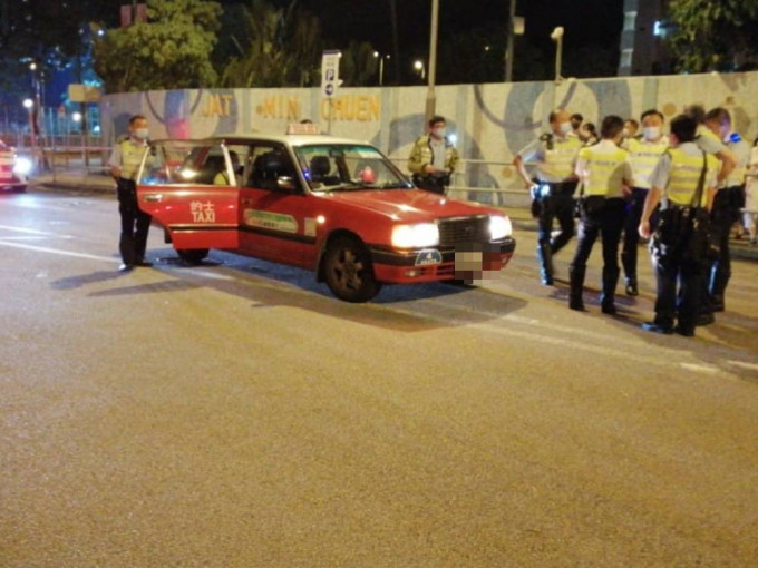 大批警員在場進行調查。fb「香港突發事故報料區」Nam Nam Lee圖片