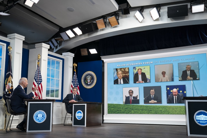 美国总统拜登以视像形式主持主要经济体论坛，讨论能源与气候变化。AP