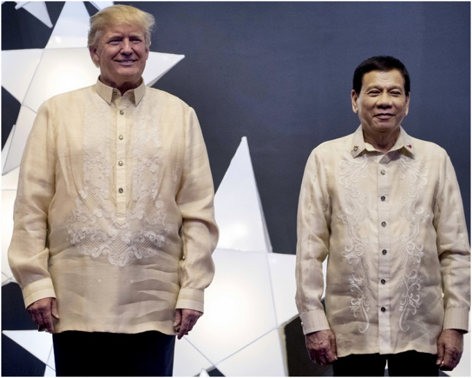 特朗普在马尼拉逗留期间，主要与各国领袖讨论贸易和朝鲜半岛局势。AP