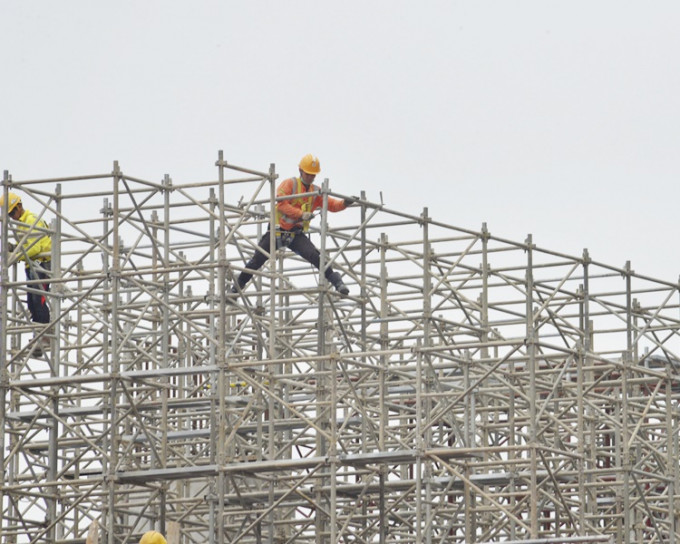 陈茂波指建造业工程总值将增至每年3000亿，创逾30万职位。
