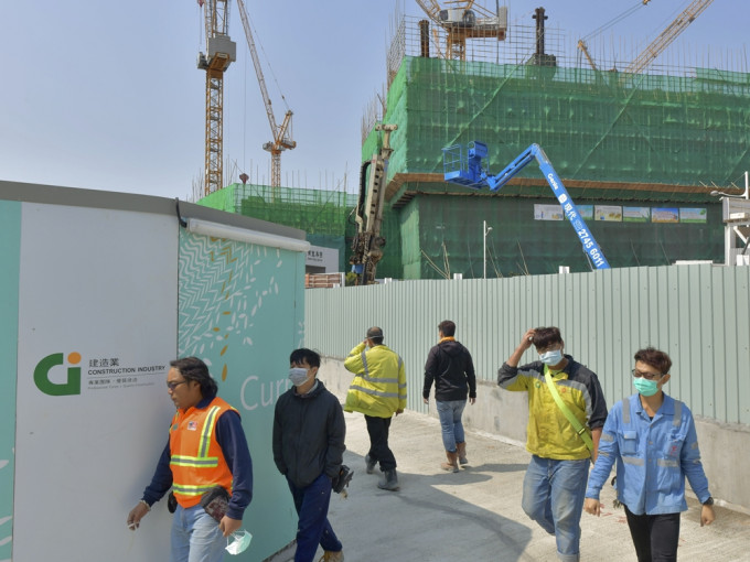 建造业议会及香港建造商会推出「建造业关爱工地防疫检测服务计划 3.0」。资料图片