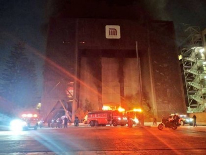 墨西哥城地铁系统的控制中心上周六发生大火。网图