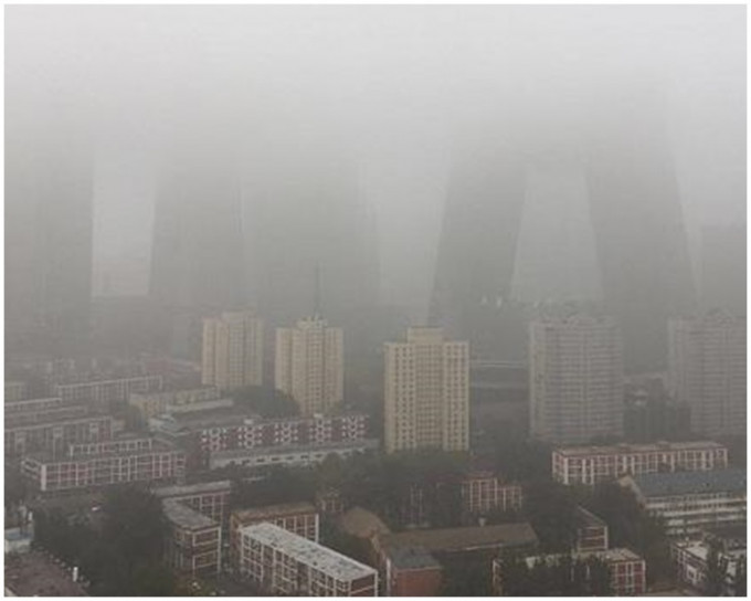 北京南部、天津、河北中部可能有强浓雾。资料图片