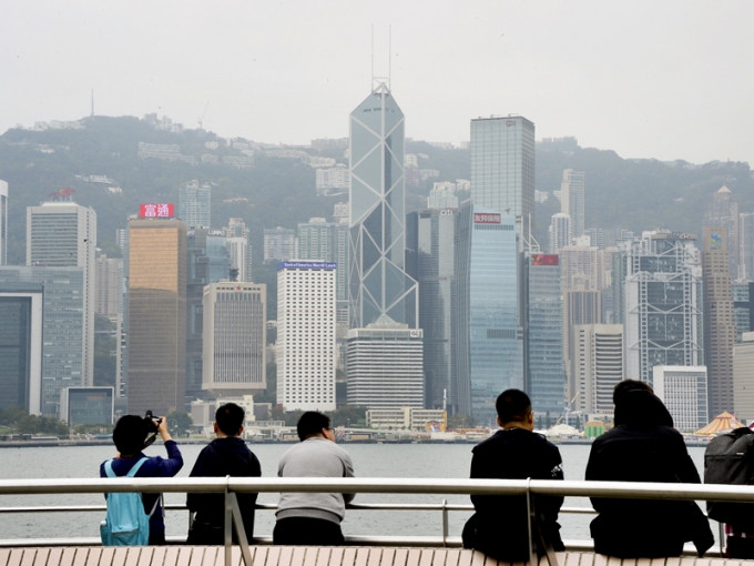 陈茂波指在中央政府支持下，香港继续是全球最大的离岸人民币业务枢纽。资料图片