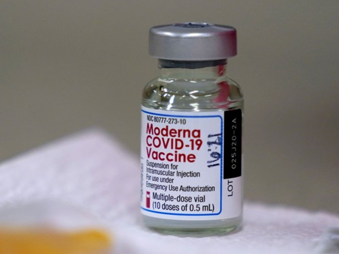 莫德纳新冠疫苗成为第5种获得世卫组织紧急使用认证的疫苗。AP