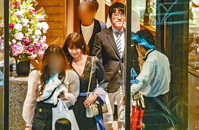 ■深田恭子昨日传出将与地产商男友杉本宏之结婚。