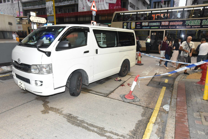 油麻地碧街客貨車撞傷80歲老婦