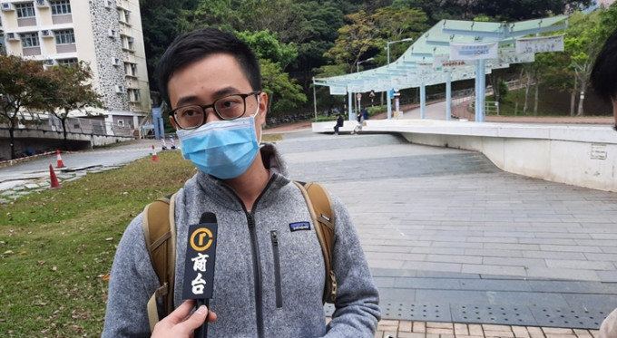 中大前學生會長楊政賢對校方突移走民主女神像表示憤怒。