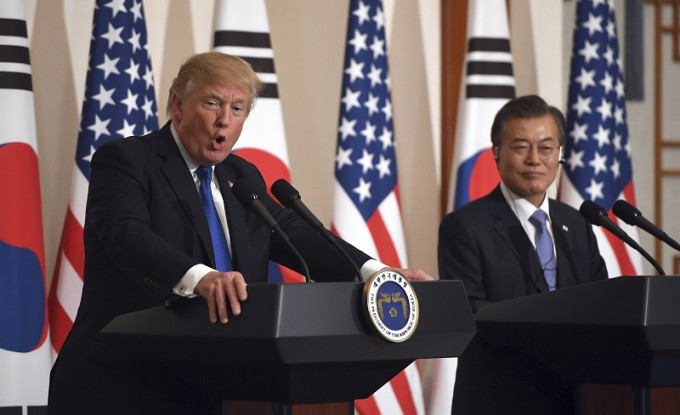 特朗普透露，南韩正磋商向美国购买核动力潜艇。AP