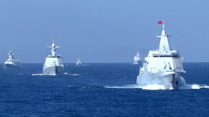 海軍發布震撼宣傳片，實拍艦隊驅逐逼近領海「可疑軍艦」。