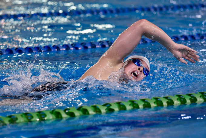 何詩蓓昨旋風式返港參賽，即在女子100米、200米自由泳造出奧運A標，成為首名獲東京奧運參賽資格的港將。梁柏琛攝