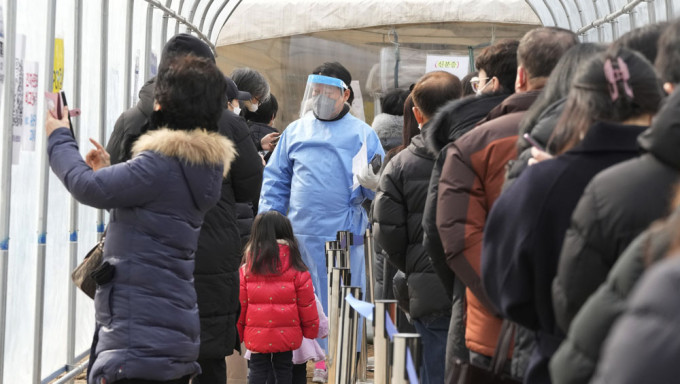 南韩连续3日新增确诊逾3.5万宗。AP图片