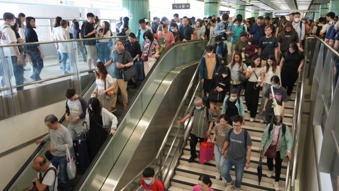 复活节︱运输署：料下午起较多旅客回港 港珠澳特别繁忙 应预留充裕交通时间