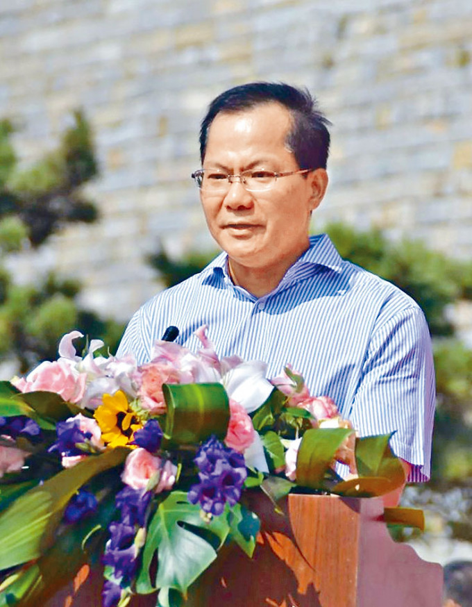 珠海学院新校董杜举胜,在厦门国贸教育集团担任总经理及党委副书记。