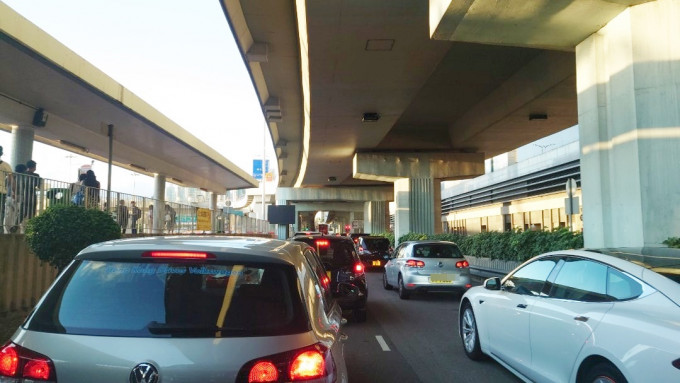 西九龙交通非常挤塞。网民Marco MA图片
