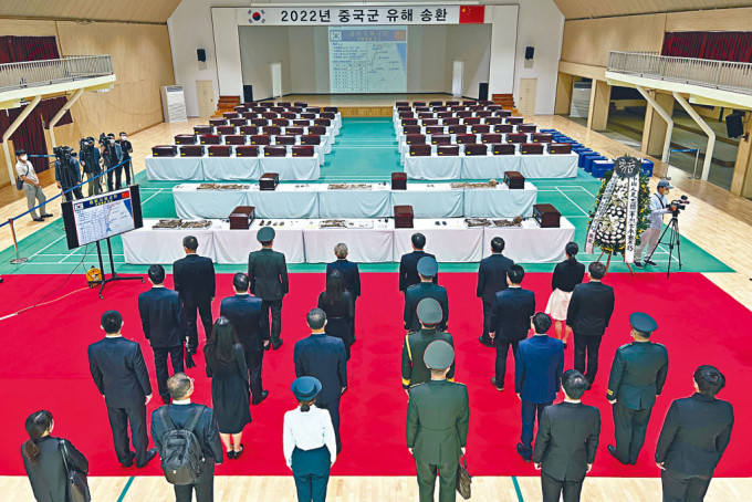 八十八具在韓志願軍遺骸裝殮儀式昨天舉行。
