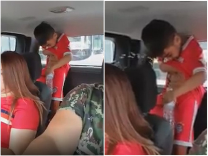 泰国一名尿急男童汽车上手持塑胶瓶解决，坐前方妈妈惨遭尿淋头。网上图片