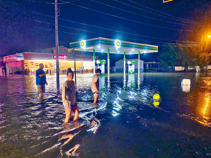 南卡罗来纳州一条高速公路，被洪水浸淹。