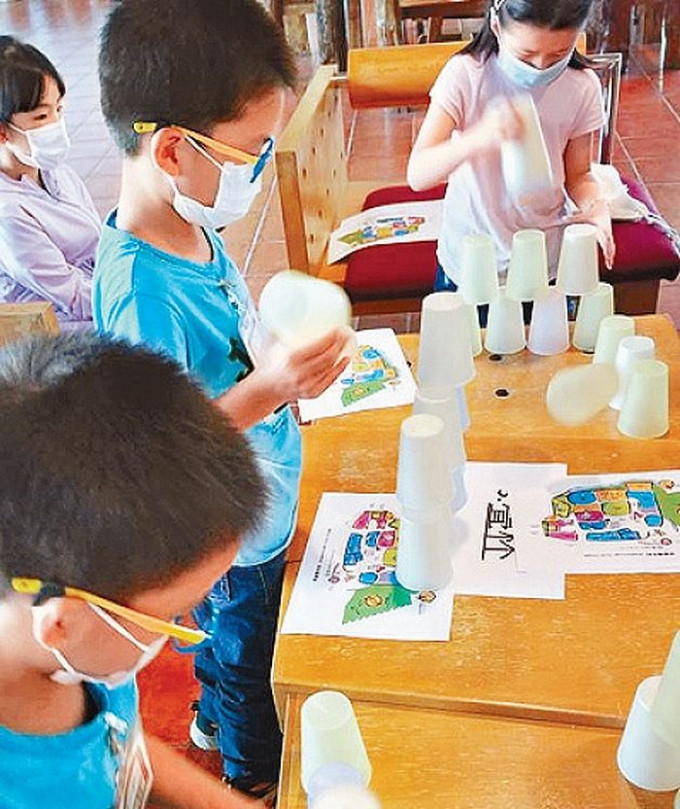 因應疫情帶來的影響，香港世界宣明會本年夥拍三家非牟利機構，推出各類支援基層學童和家庭的項目。