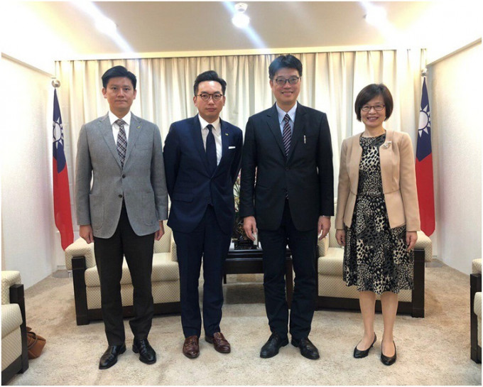 杨岳桥及谭文豪到访台北与陆委会代表会面。