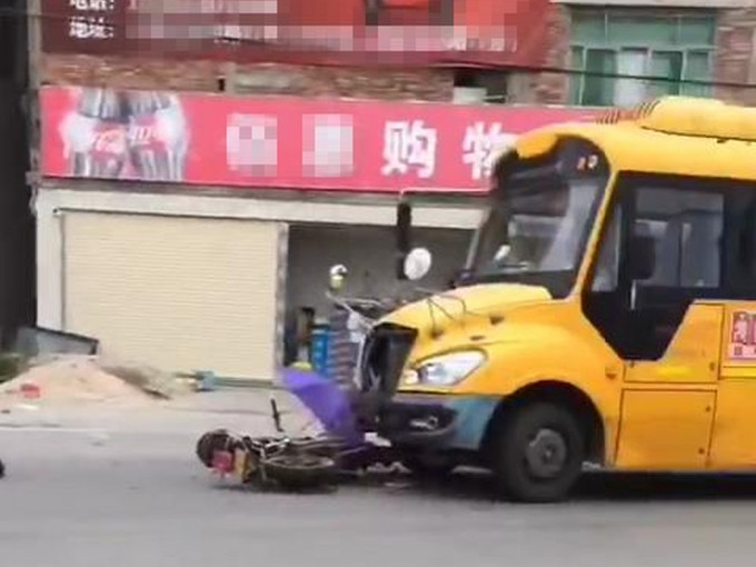 電單車上兩人當場死亡。