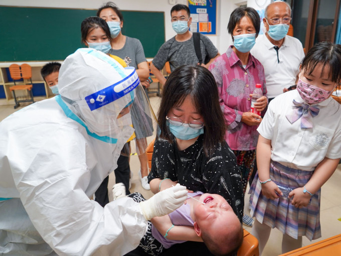 Delta變種病毒引發南京新一波疫情，並輸出到多個省市。新華社圖片