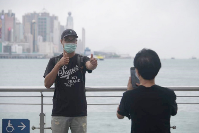 今明繼續有狂風驟雨。