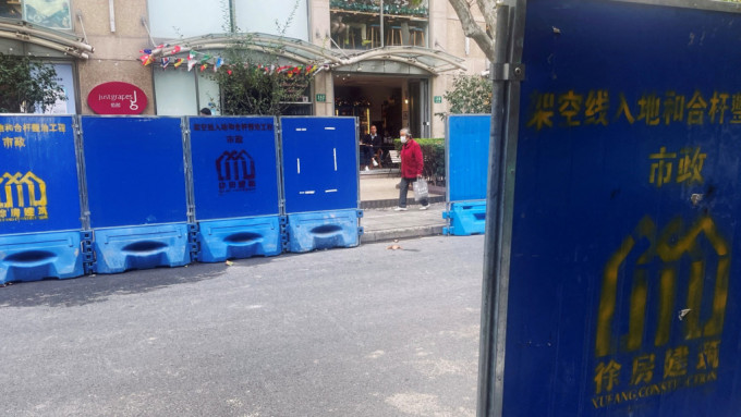 上海宣布将24处高风险地区解除管控。REUTERS
