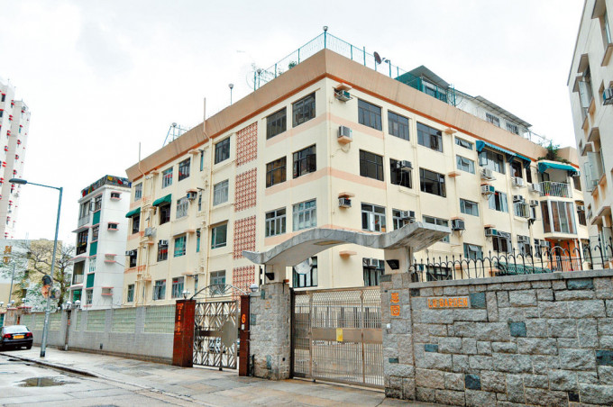 雅居樂併購的九龍塘龍圃別墅獲土地審裁處批出強拍令，底價為9.66億。